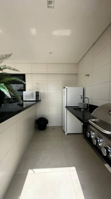 Apto E Sala Mobiliado No Bairro Ponta 公寓